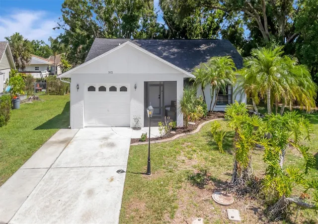 Photo 2 of Single family home for sale at 5872 Pauma Ct, Sarasota, FL 34232 | MLS# A4694714 | Listing updated on 2026-10-02