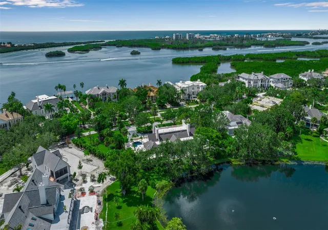 Photo 4 of Single family home for sale at 101 Osprey Point Dr, Osprey, FL 34229 | MLS# A4694716 | Listing updated on 2026-09-01
