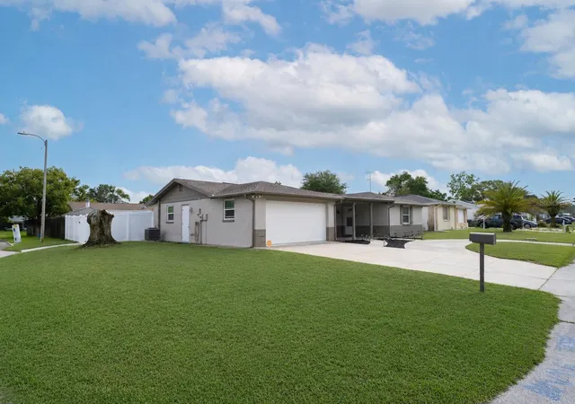 3rd image of 7715 Foxbloom Dr, Port Richey, FL 34668 | MLS# TB8511788