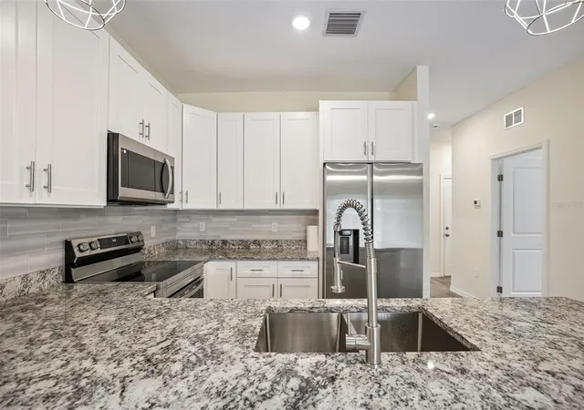 Listing Photo 5 - Condo for sale in building located at 321 Camillia Ln, PORT CHARLOTTE, FL 33954