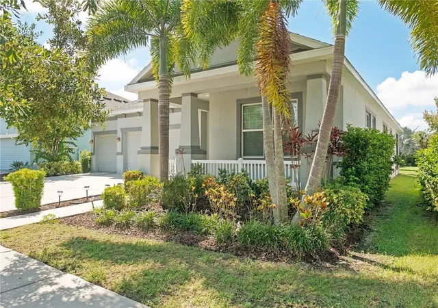 Photo 3 of Single family home for sale at 204 Shell Crk Ct, Apollo Beach, FL 33572 | MLS# TB8511812 | Listing updated on 2026-09-17