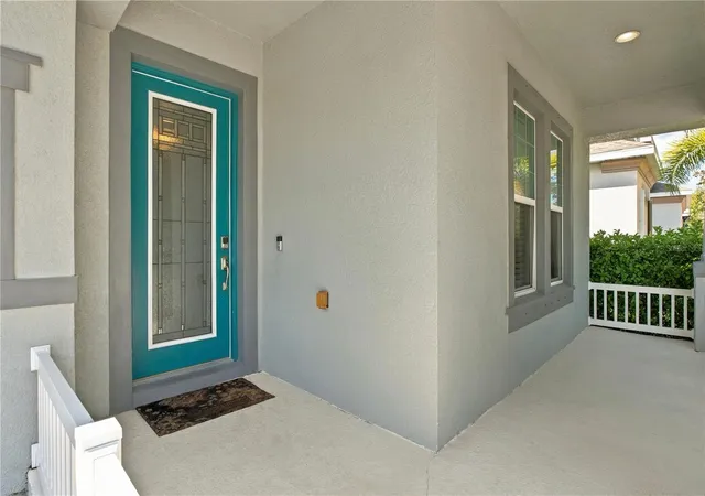 Photo 4 of Single family home for sale at 204 Shell Crk Ct, Apollo Beach, FL 33572 | MLS# TB8511812 | Listing updated on 2026-09-17