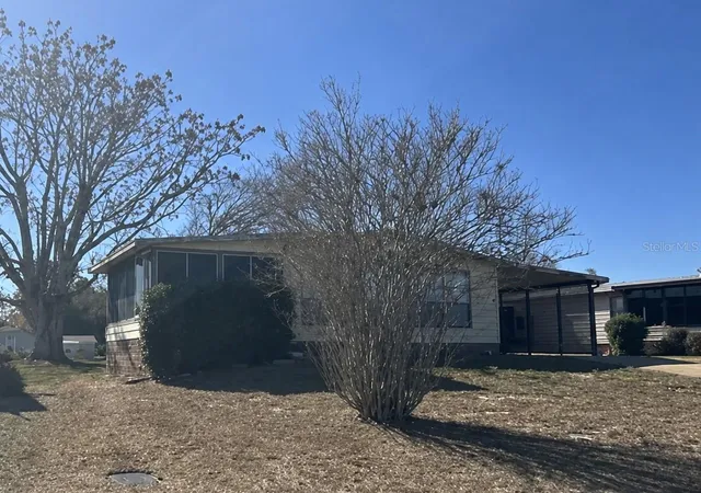 Manufactured home for sale at 1114 Lintz Ln, LADY LAKE, FL 32159 | MLS# G5112822
