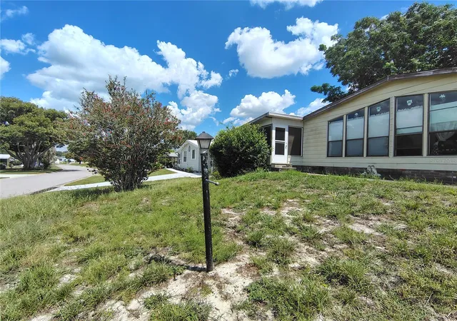 Photo 2 of Manufactured home for sale at 1114 Lintz Ln, Lady Lake, FL 32159 | MLS# G5112822 | Listing updated on 2026-09-26