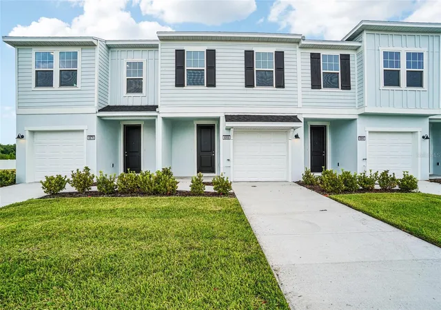 Homes for sale in Zephyrhills, FL | 6868 Holcombe Down Dr, Zephyrhills, FL 33541 | MLS# TB8511816