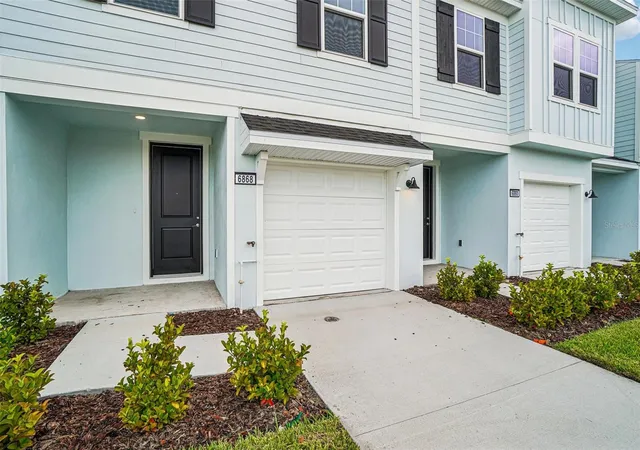 Homes for sale in Zephyrhills, FL | 6868 Holcombe Down Dr, Zephyrhills, FL 33541 | MLS# TB8511816