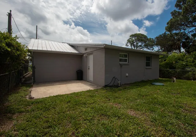 Photo 22 of Multi family home for sale at 5615 Van Doren Ave, New Port Richey, FL 34652 | MLS# W7886047 | Listing updated on 2026-08-27