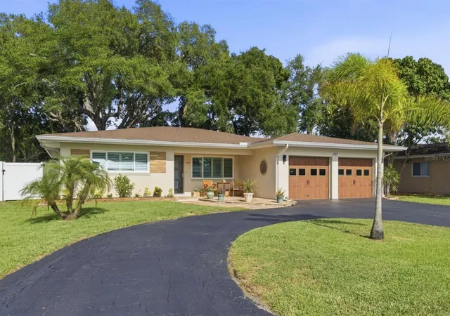 4th image of 1727 Cypress Ave, Belleair, FL 33756 | MLS# TB8511832