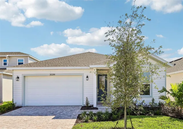 Photo 1 of Single family home for sale at 30314 Emerald Forest Dr, Mount Dora, FL 32757 | MLS# O6410508 | Listing updated on 2026-10-09