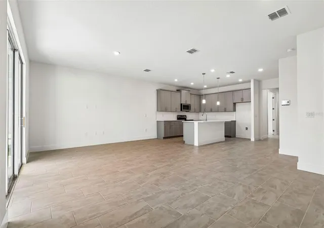 Photo 3 of Single family home for sale at 30314 Emerald Forest Dr, Mount Dora, FL 32757 | MLS# O6410508 | Listing updated on 2026-10-09