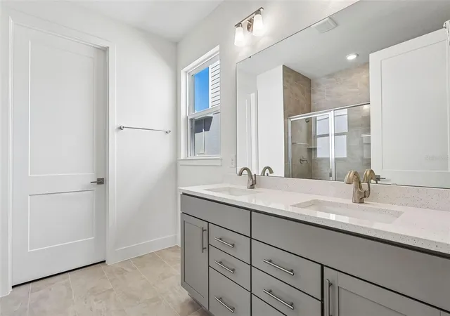 Photo 4 of Single family home for sale at 30314 Emerald Forest Dr, Mount Dora, FL 32757 | MLS# O6410508 | Listing updated on 2026-10-09