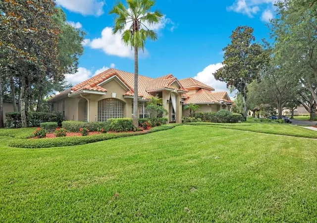 Photo 3 of Single family home for sale at 7718 Debeaubien Dr, Orlando, FL 32835 | MLS# O6410511 | Listing updated on 2026-08-12