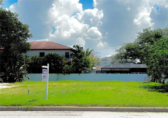 Photo 2 of Land for sale at 523 W Davis Blvd, Tampa, FL 33606 | MLS# TB8511876 | Listing updated on 2026-09-28