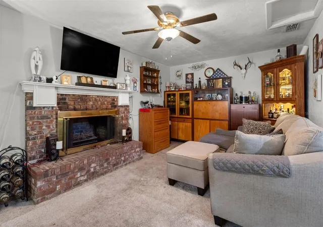 3rd image of 1529 Nw 143Rd St, Gainesville, FL 32606 | MLS# GC540596