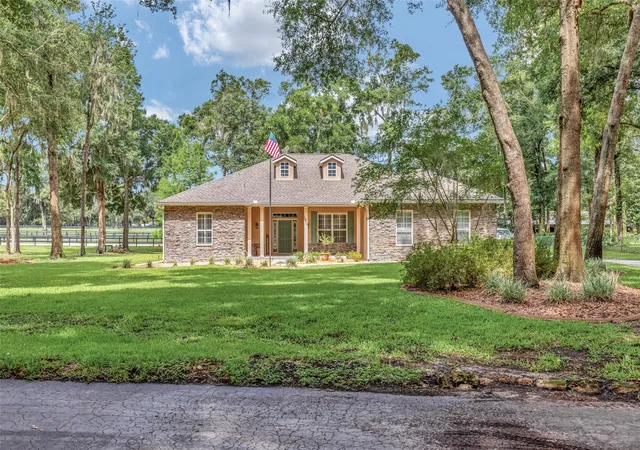 Photo 1 of Single family home for sale at 1989 Nw 111th Loop, Ocala, FL 34475 | MLS# OM725303 | Listing updated on 2026-07-18