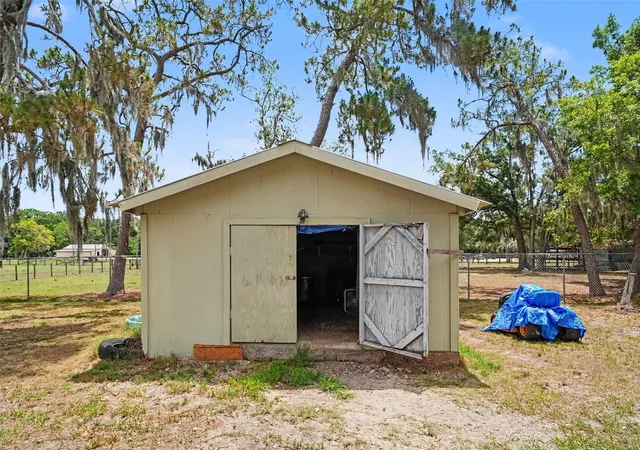 Homes for sale in Mulberry, FL | 5753 Southwind Dr, Mulberry, FL 33860 | MLS# TB8511933