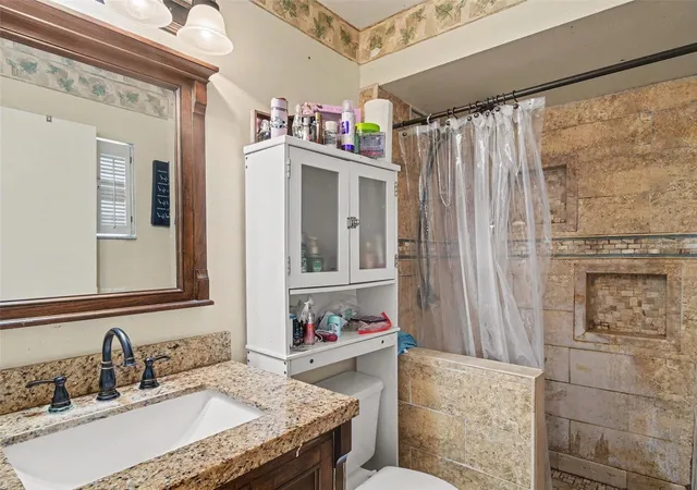 Homes for sale in Mulberry, FL | 5753 Southwind Dr, Mulberry, FL 33860 | MLS# TB8511933
