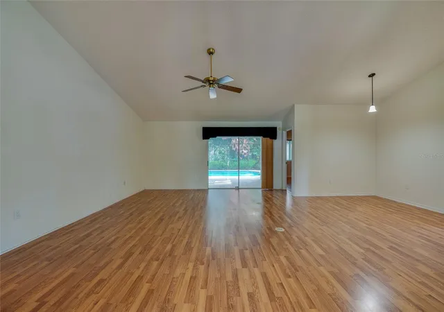 3rd image of 203 Live Oak Ct, Lake Mary, FL 32746 | MLS# V4949263
