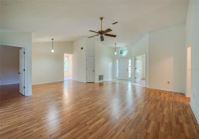 4th image of 203 Live Oak Ct, Lake Mary, FL 32746 | MLS# V4949263