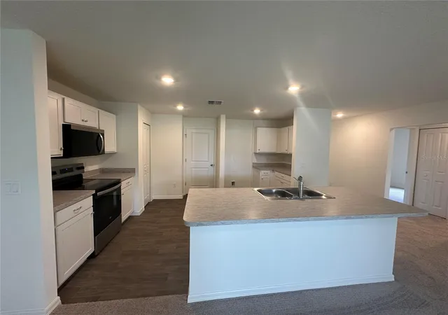 Photo 3 of Single family home for sale at 18 Pickwood Pl, Palm Coast, FL 32164 | MLS# C7526537 | Listing updated on 2026-09-15