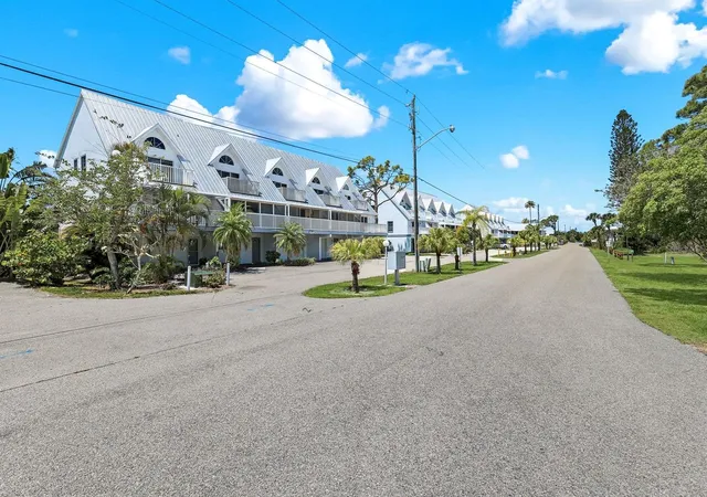 3rd image of 6800 Placida Rd #TH13, Englewood, FL 34224 | MLS# C7526539