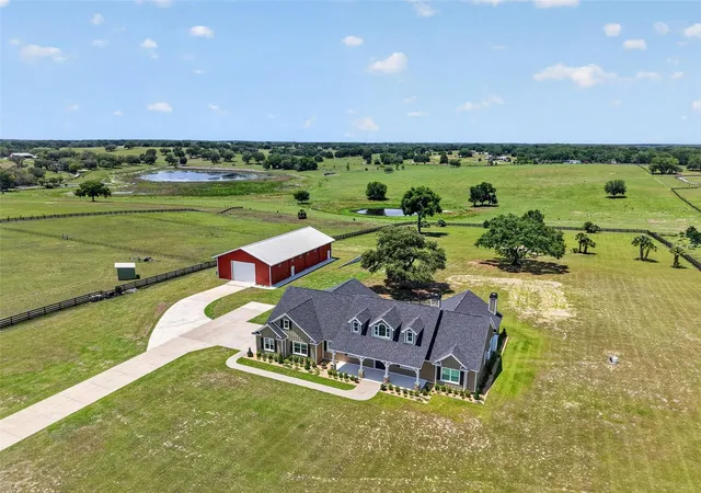 Photo 2 of Single family home for sale at 5496 Nantahala Ln, Lady Lake, FL 32159 | MLS# G5112837 | Listing updated on 2026-07-16