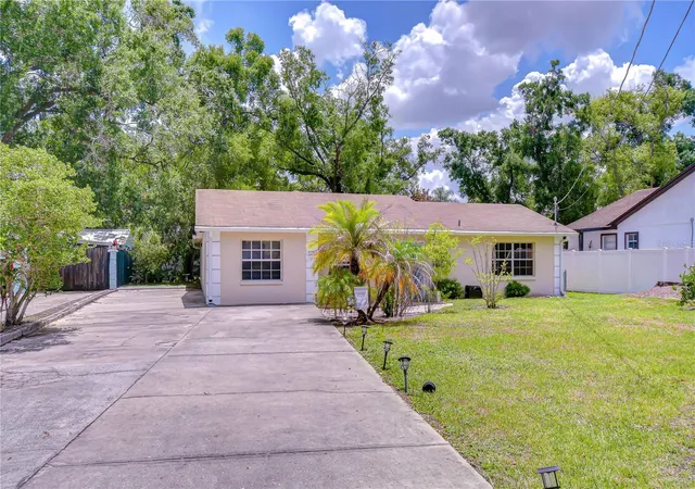Homes for sale in Tampa, FL | 7905 N Fremont Ave, Tampa, FL 33604 | MLS# TB8511953