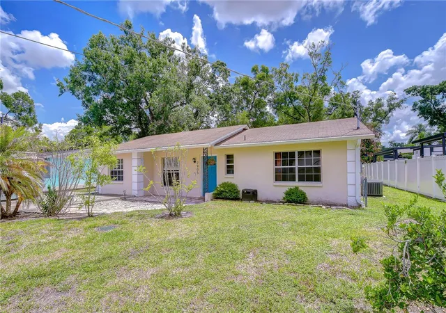 Homes for sale in Tampa, FL | 7905 N Fremont Ave, Tampa, FL 33604 | MLS# TB8511953
