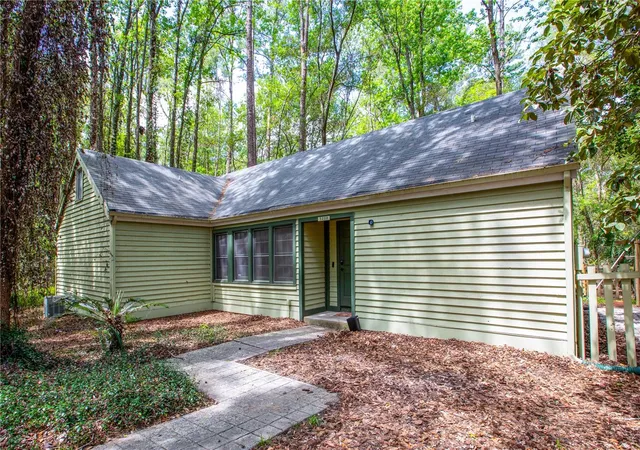 Homes for sale in Gainesville, FL | 5208 Sw 86Th Ter, Gainesville, FL 32608 | MLS# GC540598