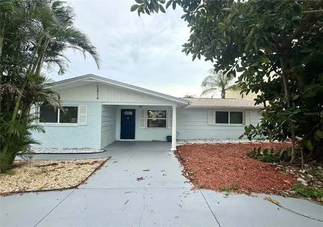 Photo 1 of Single family home for sale at 13714 Allyn Dr, Hudson, FL 34667 | MLS# TB8511997 | Listing updated on 2026-08-21