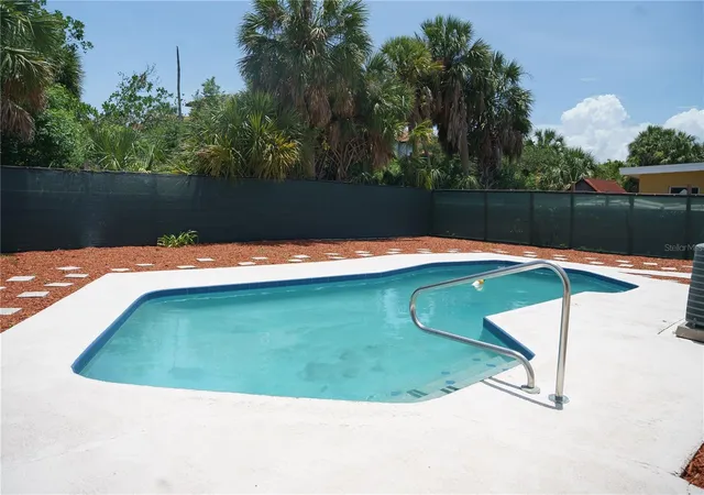 Homes for sale in Tampa, FL | 6552 S West Shore Cir, Tampa, FL 33616 | MLS# TB8512008