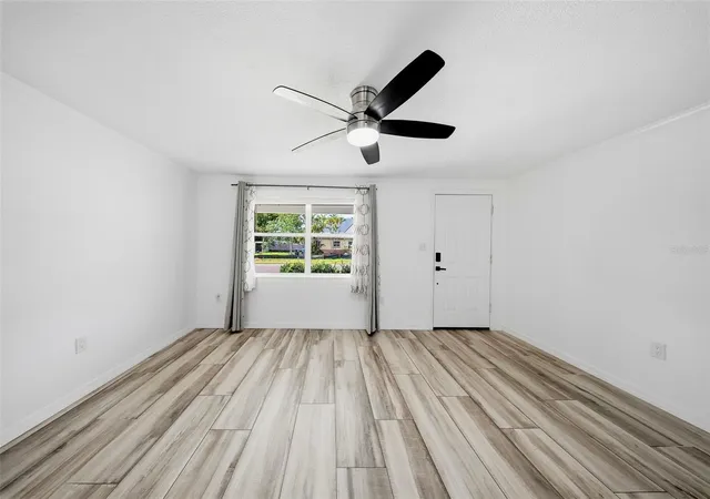Photo 4 of Single family home for sale at 1565 Connecticut Ave NE, Saint Petersburg, FL 33703 | MLS# TB8512010 | Listing updated on 2026-06-26