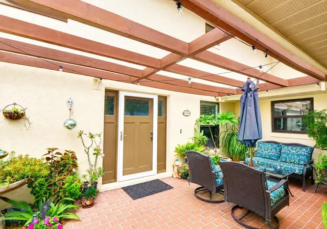 Photo 3 of Condo for sale at 100 S Tremain St #G2, Mount Dora, FL 32757 | MLS# G5112846 | Listing updated on 2026-10-03