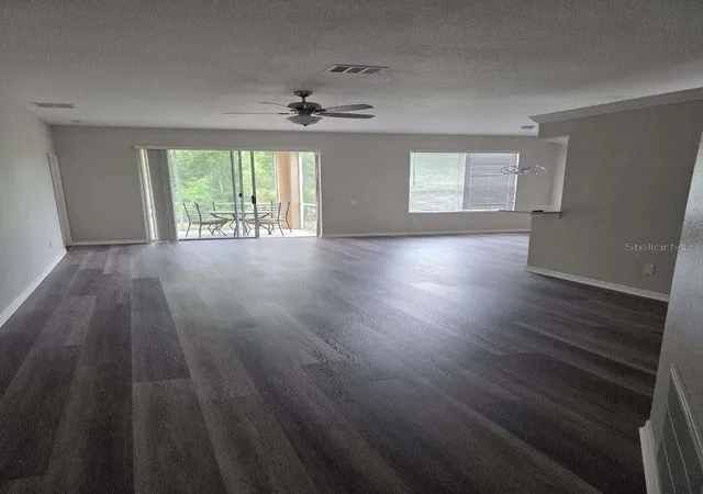 4th image of 9321 Huntington Pkwy, Tampa, FL 33647 | MLS# TB8512022