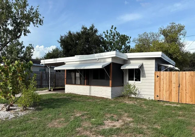 Photo 1 of Single family home for sale at 5165 104th Way N, Saint Petersburg, FL 33708 | MLS# OM725337 | Listing updated on 2026-10-07