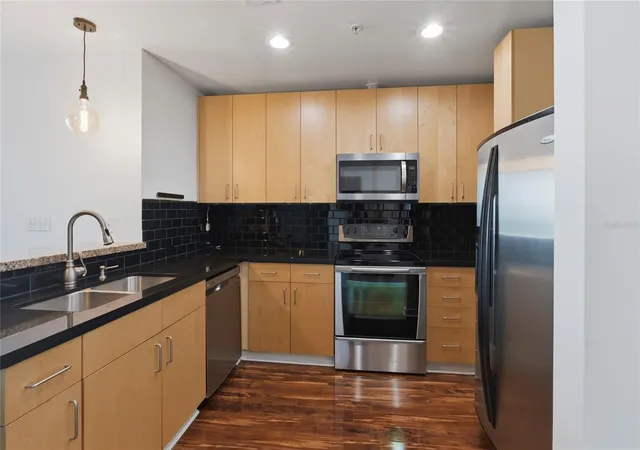 2nd image of 155 S Court Ave #1113, Orlando, FL 32801 | MLS# O6410665