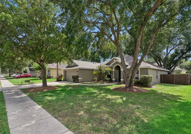 32nd image of 242 Blue Water St, Eustis, FL 32736 | MLS# O6410679