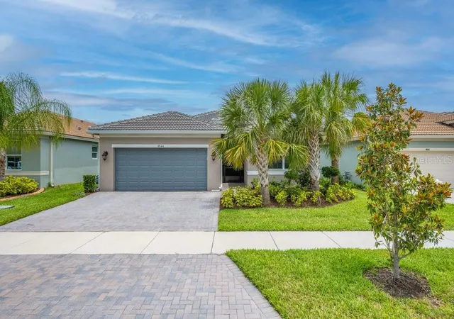 3rd image of 4844 Avila Lakes Dr, Wimauma, FL 33598 | MLS# TB8512043