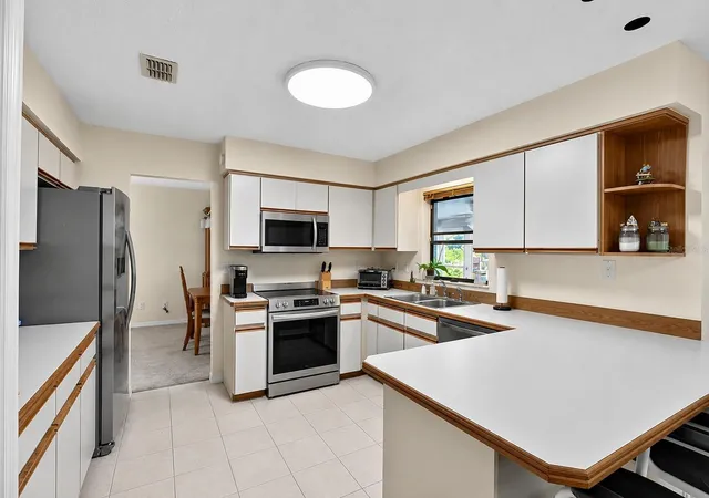 4th image of 1408 Royal Grove Ln, Port Orange, FL 32129 | MLS# FC318783