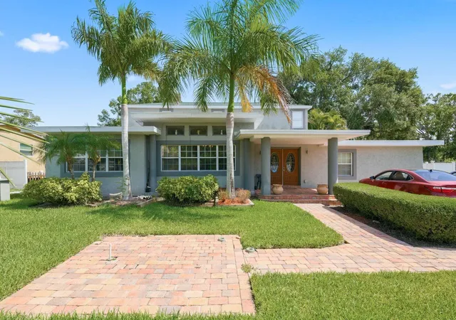 Single family home for sale at 850 36th Avenue S, ST PETERSBURG, FL 33705 | MLS# TB8512060