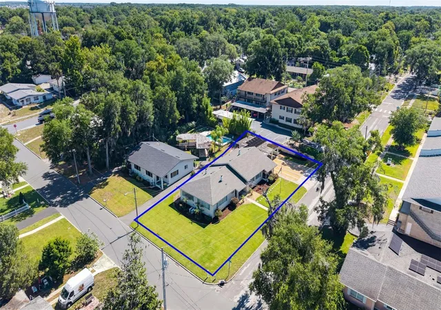 2nd image of 205 E 10th Ave, Mount Dora, FL 32757 | MLS# G5112856