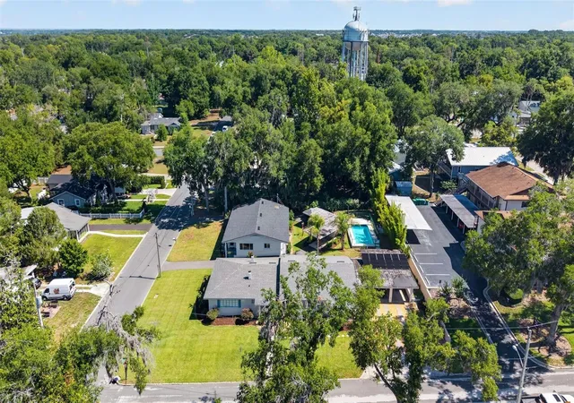 3rd image of 205 E 10Th Ave, Mount Dora, FL 32757 | MLS# G5112856