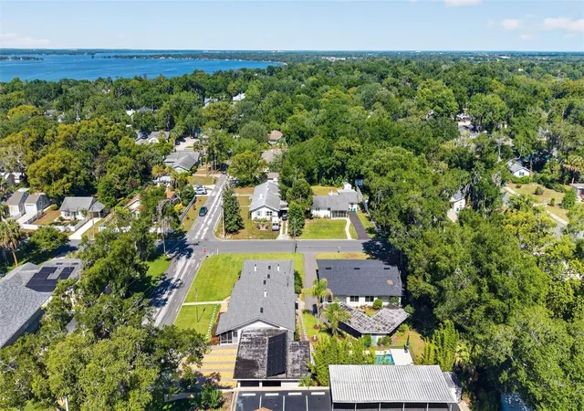 4th image of 205 E 10Th Ave, Mount Dora, FL 32757 | MLS# G5112856