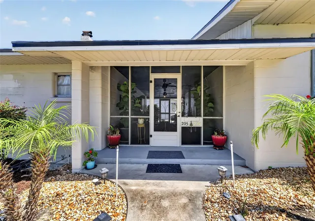 5th image of 205 E 10Th Ave, Mount Dora, FL 32757 | MLS# G5112856