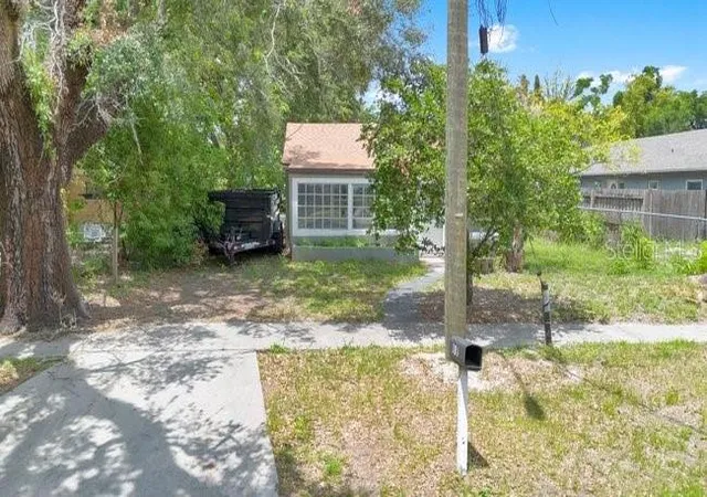 2nd image of 619 Grand St, Orlando, FL 32805 | MLS# S5150580