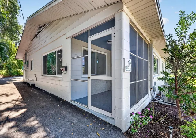 5th image of 1012 N Baker St, Mount Dora, FL 32757 | MLS# G5112858