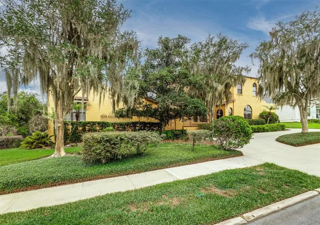 Photo 2 of Single family home for sale at 327 Miramar Rd, Lakeland, FL 33803 | MLS# L4962185 | Listing updated on 2026-08-29