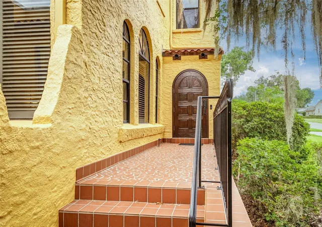 Photo 4 of Single family home for sale at 327 Miramar Rd, Lakeland, FL 33803 | MLS# L4962185 | Listing updated on 2026-08-29