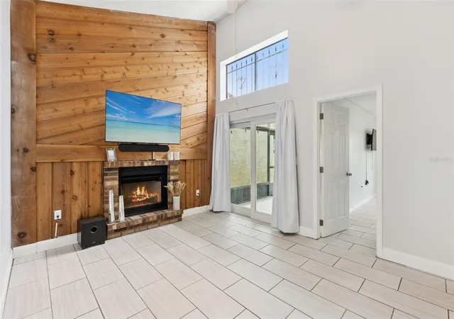 Photo 4 of Sale Pending at 2026 Kings Xing SW, Winter Haven, FL 33880 | MLS# O6410748 | Listing updated on 2026-08-25