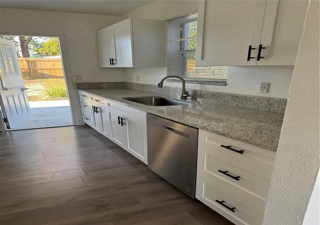 Photo 3 of Single family home for sale at 425 Hollyhock Ln, Spring Hill, FL 34606 | MLS# W7886080 | Listing updated on 2026-09-02